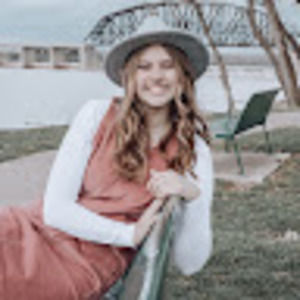 Meet your Posher, Lacey